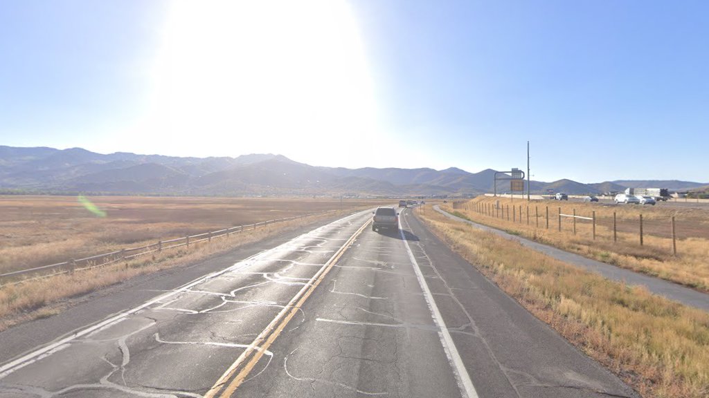 Flock Safety camera at Highland Dr / Silver Creek